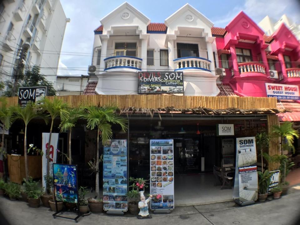 Som Guesthouse Patong Exteriör bild