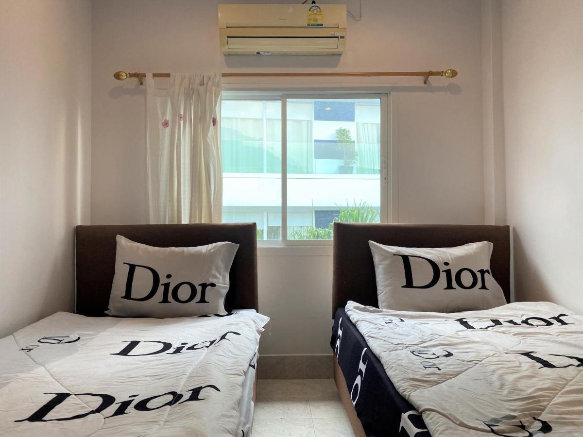 Som Guesthouse Patong Exteriör bild
