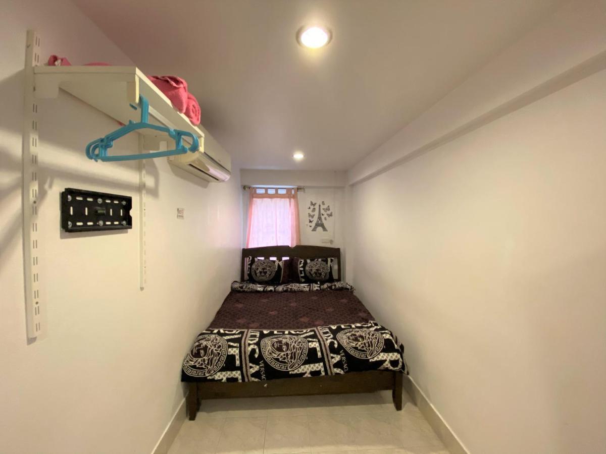 Som Guesthouse Patong Exteriör bild
